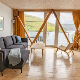 Seglhúsið Oceanfront Apt Balcony Views