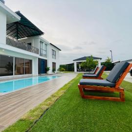 Villa renacer, hotel a Baní