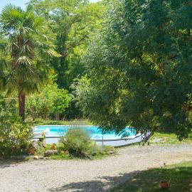 Gite L'Aventura, Hotel in Régades
