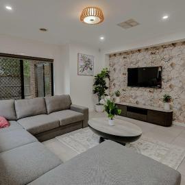 Jesk Properties, hotel in Caroline Springs