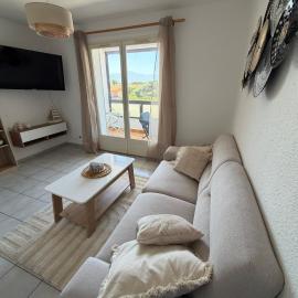 Apartment - Beach - AC - Private parking, hotel in Saint-Cyprien-Plage