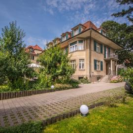 Max Aviation Villa & Apartments, hótel í Bern