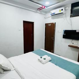 Hotel shree lodging, Hotel in Jogeshwāri