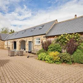 Host & Stay - The Spinney