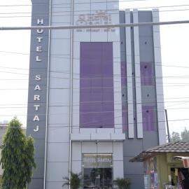 Hotel Sartaj, hotel in Dera Bassi