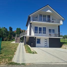 Gyöngyvirág Apartmanház