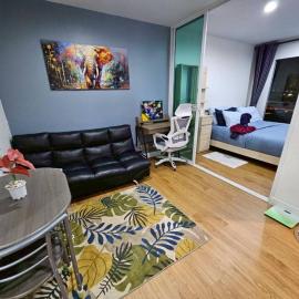 Relax pool 1 BR City sky view at Bangson MRT by Yoyo