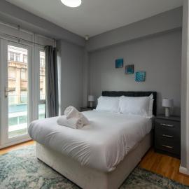 Central 2-Bed Derby Apt | Near Derbion & Station