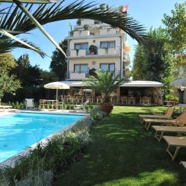 Hotel Bacco, hotel in Lido di Camaiore