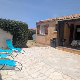 Charmante maison avec jardin privé proche de la plage