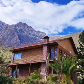 Hermosa casa para 8 Personas con tinaja - Cochiguaz-Valle De Elqui, hotell i Cochiguaz