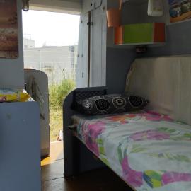 MONTPELLIER ET SES PLAGES van de couchage pour dépanner quelques nuits juste pour dormir il n'y a pas de sanitaire ni cuisine prévoir une batterie externe,à 10 minutes en voiture des PLAGES et à 5 minutes du centre-ville Montpellier, hotel a Montpeller