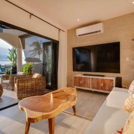 Playa Potrero Beachfront Ocean Views, Pool & BBQ, hotel in Santa Cruz