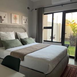 Ekuku Snug – hotel w mieście Oshakati