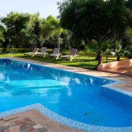 Belle villa avec piscine privée et grand jardin, hotel v destinaci Amezrou
