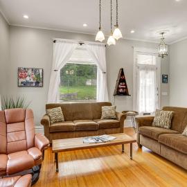Walk Downtown: Inviting Historic Home in Dubuque!, ξενοδοχείο σε Dubuque