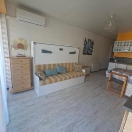 studio chambre cabine proche de tous les sites et commodités، فندق في كانيه ان روسيلون