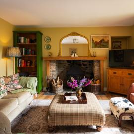 Riverside farm cottage on private wildlife estate 3-bedrooms