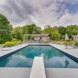 7 Mi to The Walkway: Hudson Valley Adventure Base, Hotel in Highland