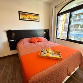 Hotel Los Pinos, hotel en Colonia del Sacramento