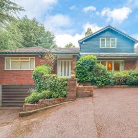 Willow Lodge 5800 SQFT Quiet Luxury Living - Pass the Keys, ξενοδοχείο σε Elstree