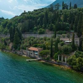 Tre Cipressi, ancient limonaia with lake access