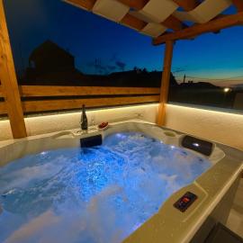 Holiday House Blazov Dvor with jacuzzi, hotel a Zaton