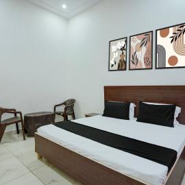 Spot On Hotel Amar Palace, хотел в Rewāri