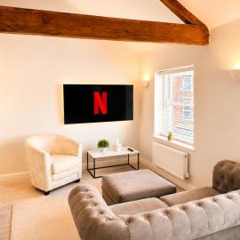 Modern Apartment in the Heart of Bourne | Sleeps 4