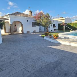 Chalet casa la adelfa