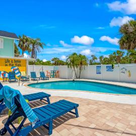 Dolphin Villa - Pool - Steps to Siesta Key Village, hotel sa Siesta Key