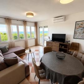 Apartman with sea view KAVALA- Pašman, Kraj, hotel sa Kraj