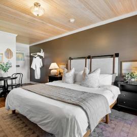 Historic Riverview Inn Five