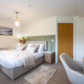 2-Bed Modern Duplex, Free Parking, 1 Min to Station, ξενοδοχείο στο Γουόρινγκτον