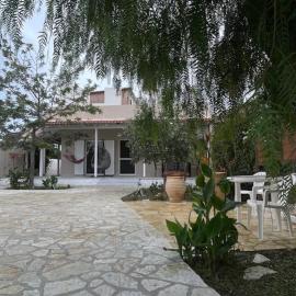 Ioanna's house, hotel in Agios Georgios