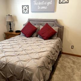 EXECUTIVE 1 BD SANCTUARY IN MILLCREEK- HOT TUB, Washer, dryer