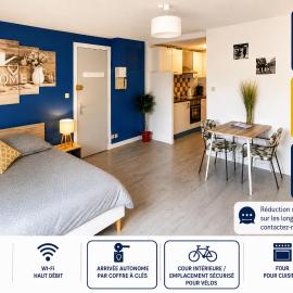 Studio hyper-centre Moissac 30 m2 Calme Cour intérieure vélos logement entier, hotel v destinácii Moissac