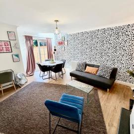 City Centre 1 Bed Cozy Apartment Sleeps 4 next to River Cambs & Cambridge University, hotel in Chesterton