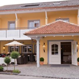 HIRSCH 1783 Hotel LANDHAUS, hotel u gradu Langenargen