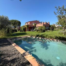 PIPA House, hotelli kohteessa Peralada