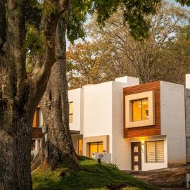 Luxury House Surrounded by Nature in Altozano, hotel sa Morelia