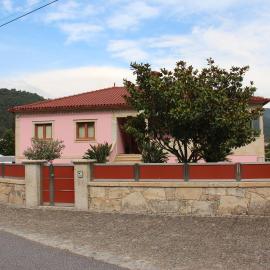 Casa das Poças Guest House - AL, hotel in Labruja