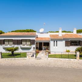 Vilamoura Escape with Private Pool, hotel in Vilamoura