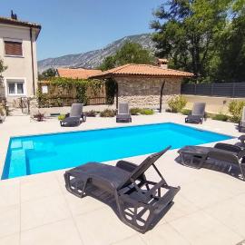 Amazing Apartment In Tribalj