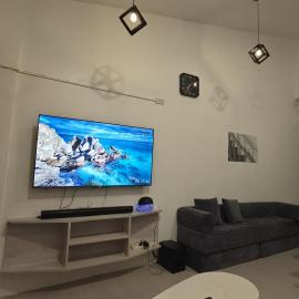 Cozy Loft Condo in Tanza Garden Heights, hotell i Punta