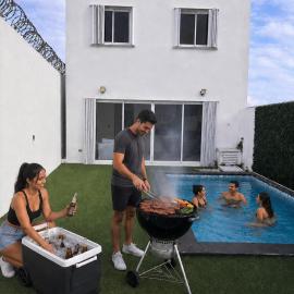 House with Private Pool BBQ Beach 15 Min Away, hotel en Cancún