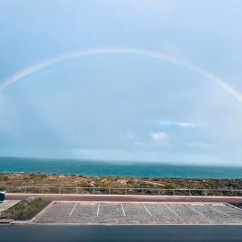The Absolute Beach House -Luxury Oceanfront Escape, hotel a Jindalee