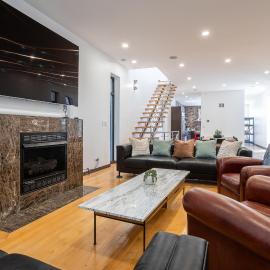 5-bedroom house in Pilsen near Medical District