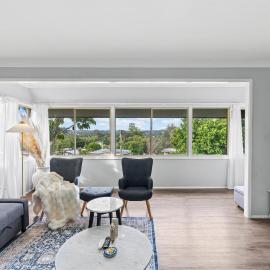 Sunlit 3BR Upstairs Living at Woodridge