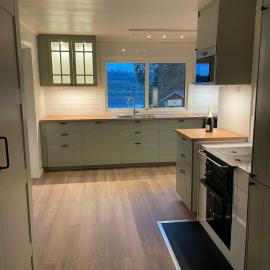Idyllic cottage with lake view with 11 beds, hotel a Ludvika